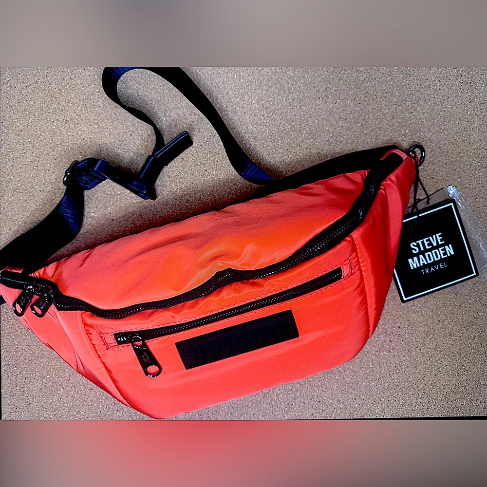 Steve Madden Cross Body Travel Bag